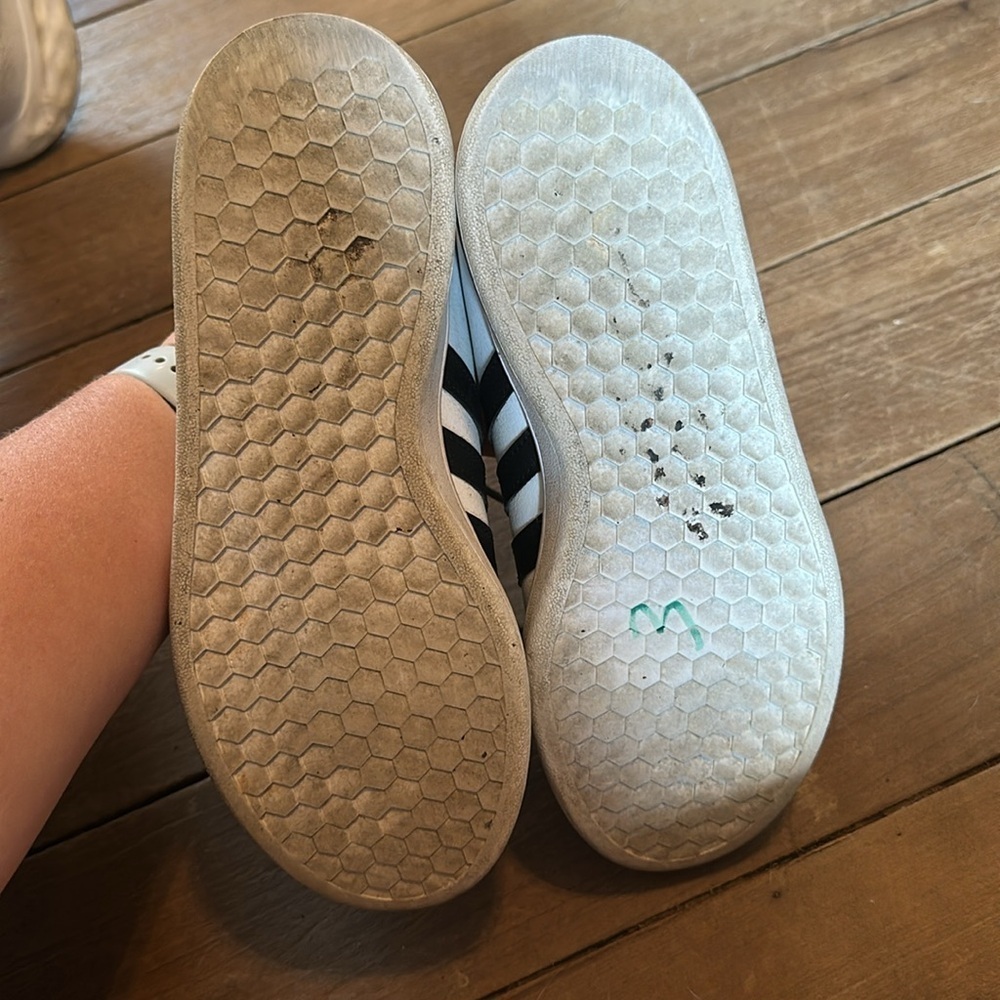 Adidas Women’s sneakers size 6.5 - Picture 6 of 6